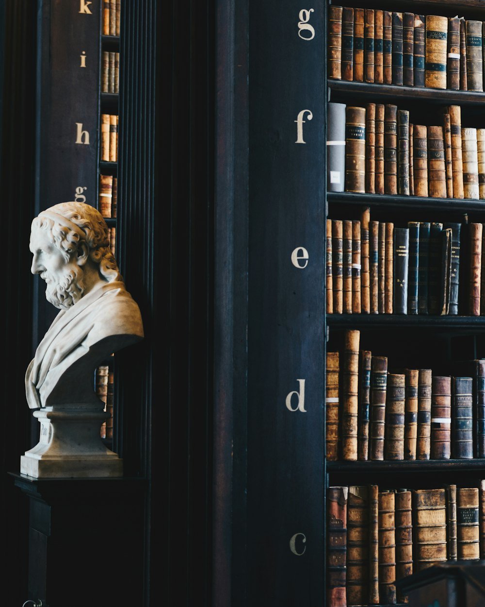 Biblioteca jurídica